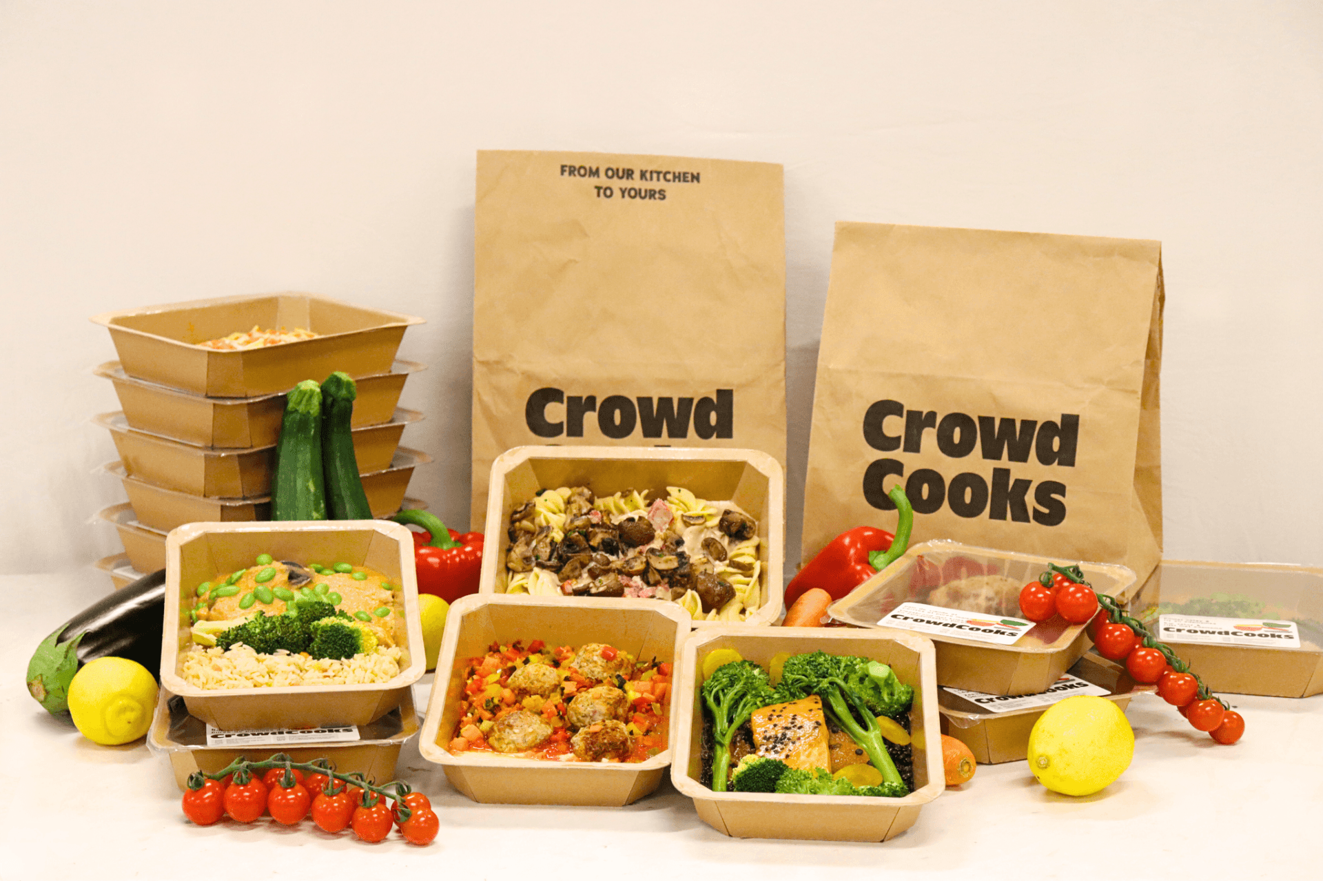 Plats sains préparés par les chefs CrowdCooks dans leur emballage
